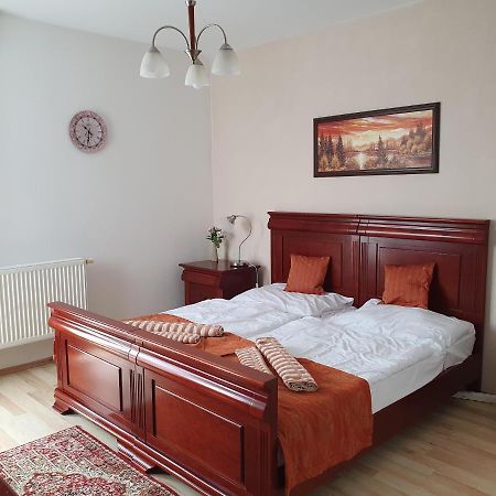 Hotel Oko Litra Dış mekan fotoğraf