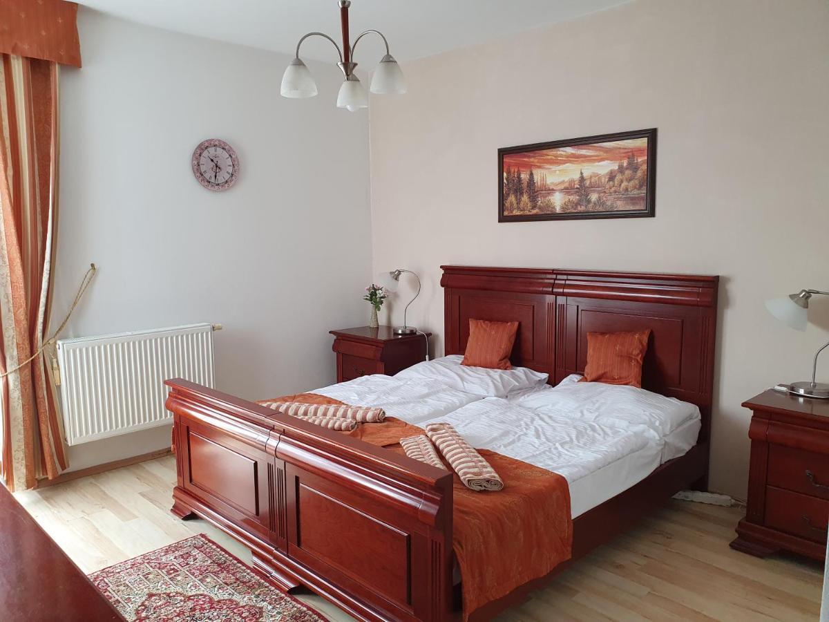 Hotel Oko Litra Dış mekan fotoğraf