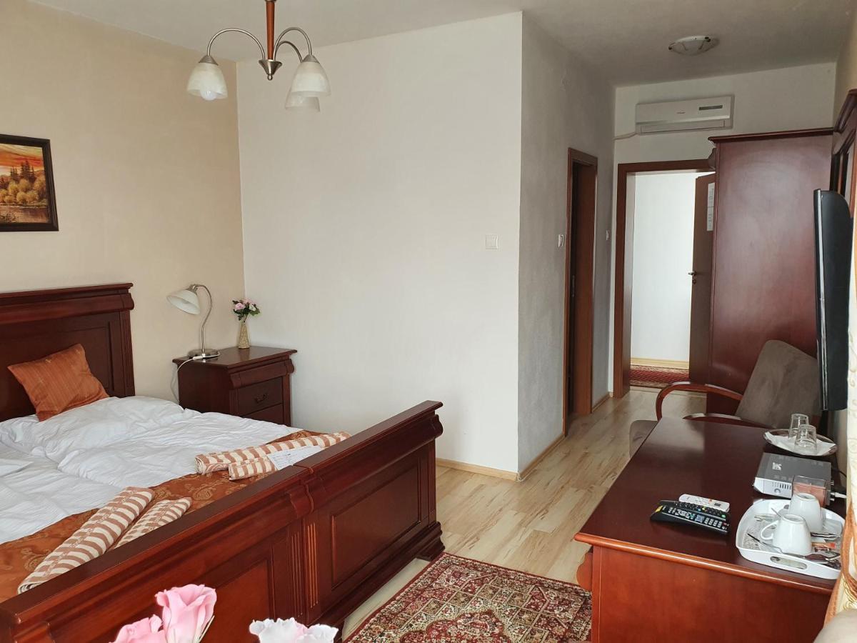 Hotel Oko Litra Dış mekan fotoğraf