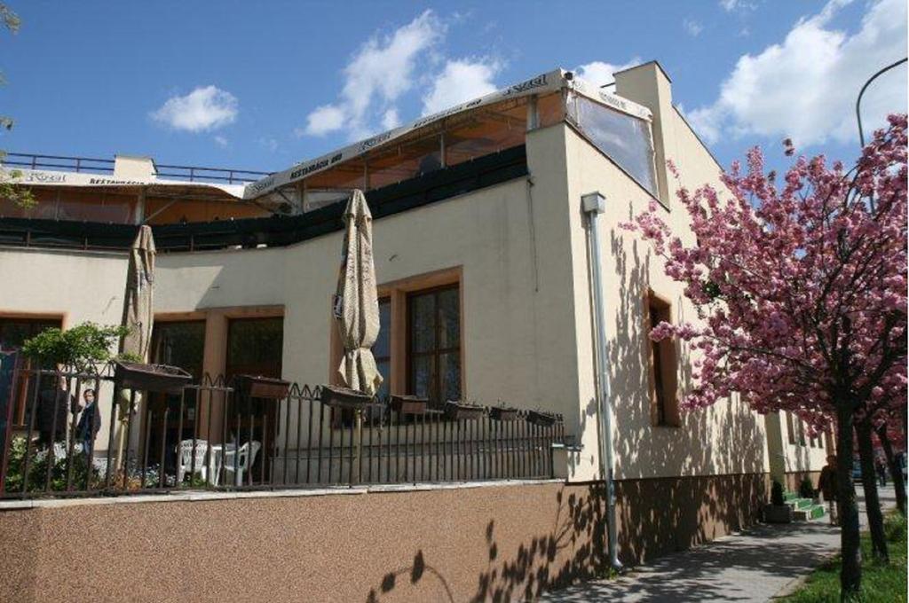 Hotel Oko Litra Dış mekan fotoğraf
